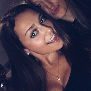 Meet your Posher, Minna